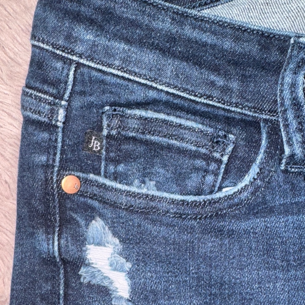 Judy Blue Stylish Blue Denim Distressed Women Jeans Skinny fit size 3 / 26 - Picture 3 of 10